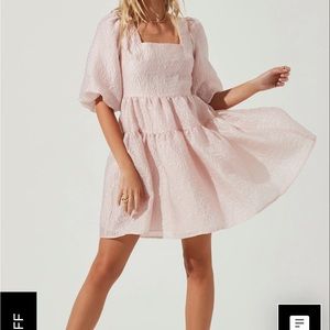 ASTR PRINCIPESSA BUBBLE SLEEVE CUTOUT MINI DRESS